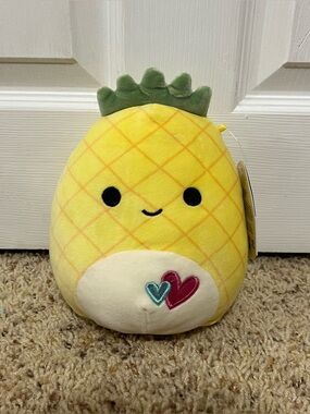 💗 Squishmallow - 7”  Maui Pineapple Plush